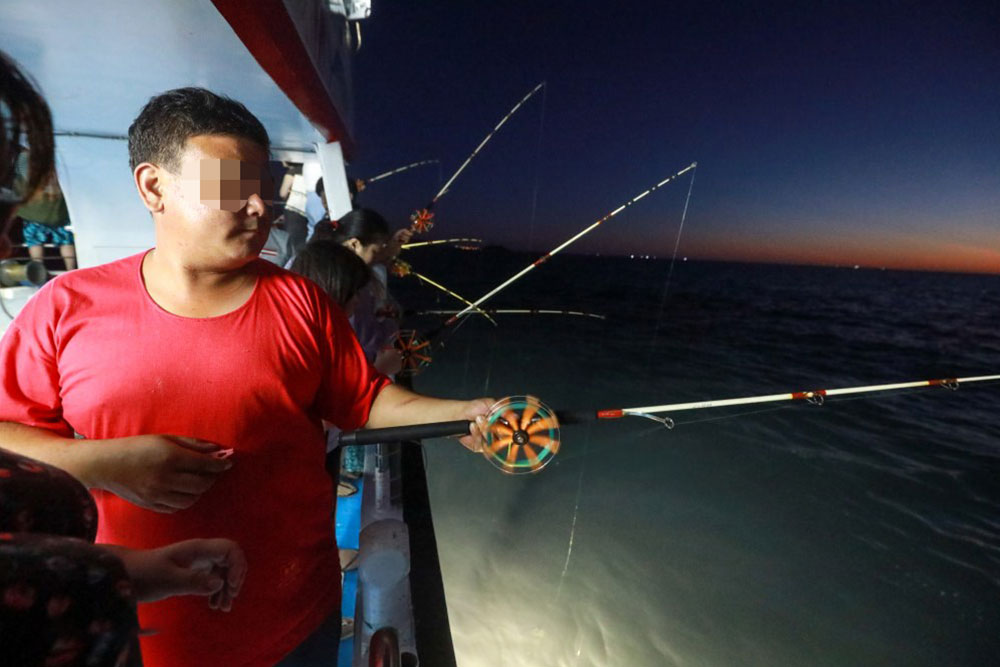 海上皇宮夜釣小管